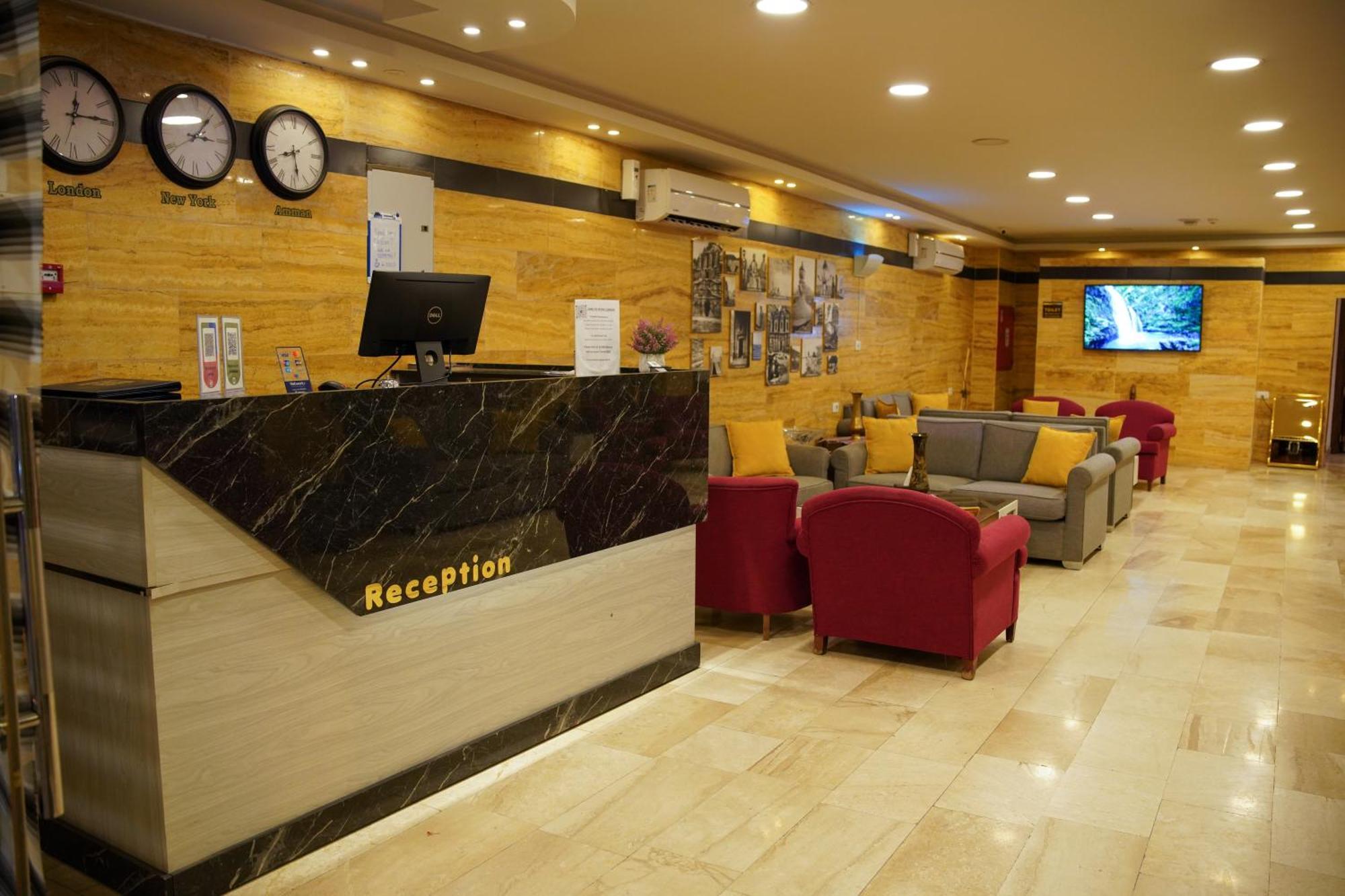 Petra Corner Hotel Exterior photo