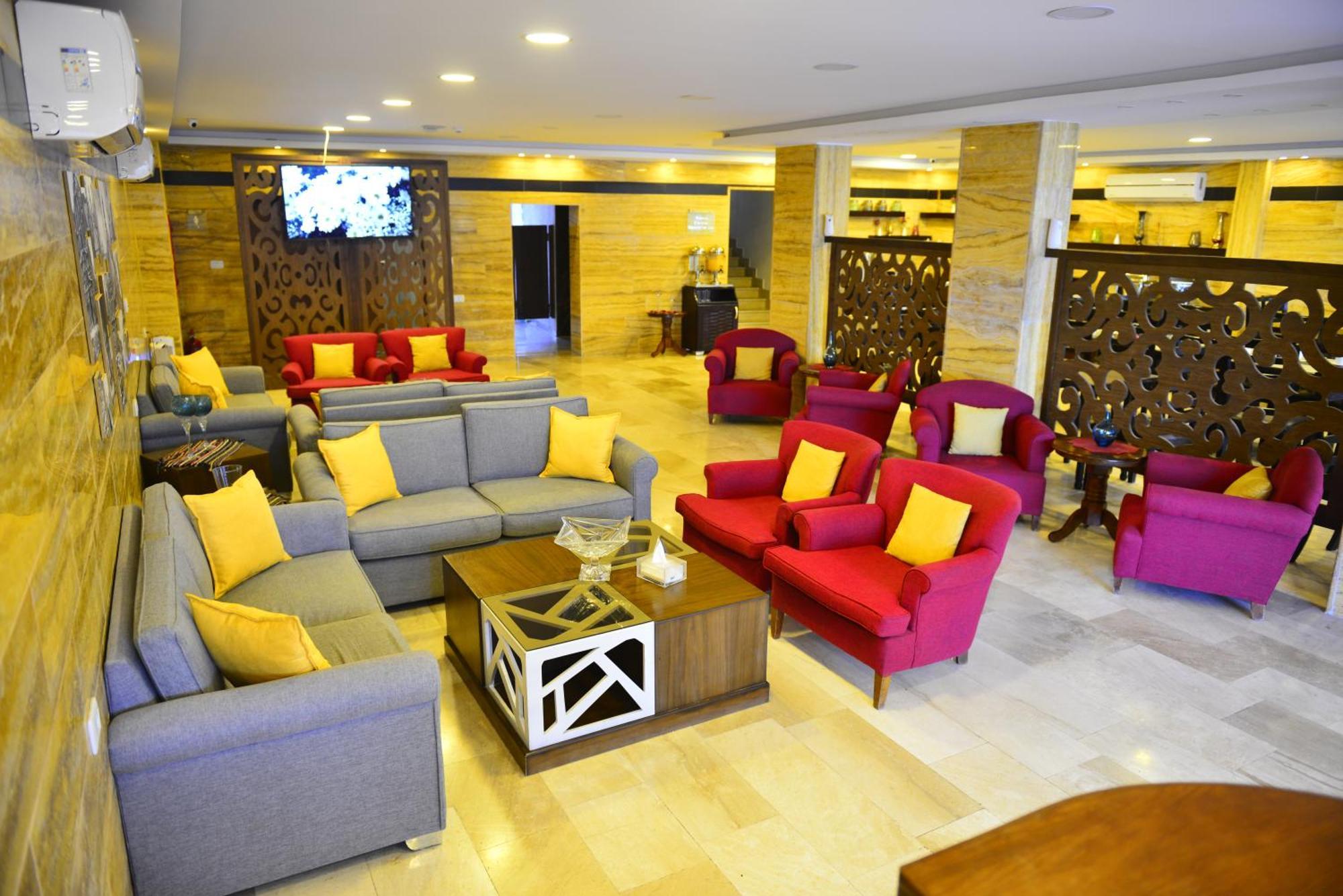 Petra Corner Hotel Exterior photo